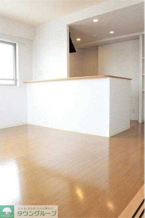 クリスタルコートの物件内観写真